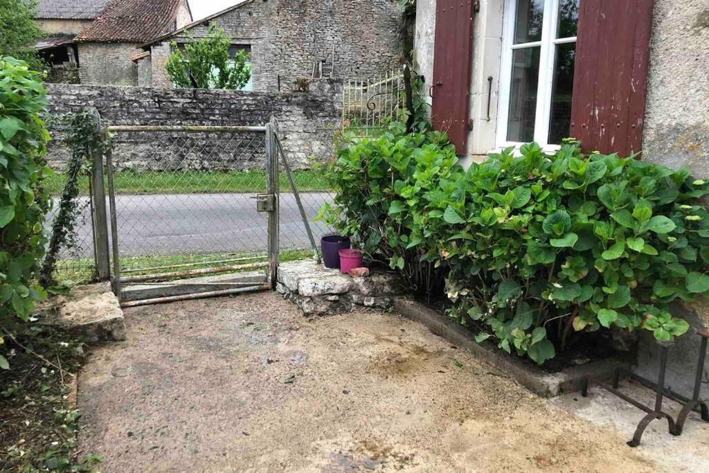 Hébergement de vacances Charmante Maison Dans La Vallée De La Charente *